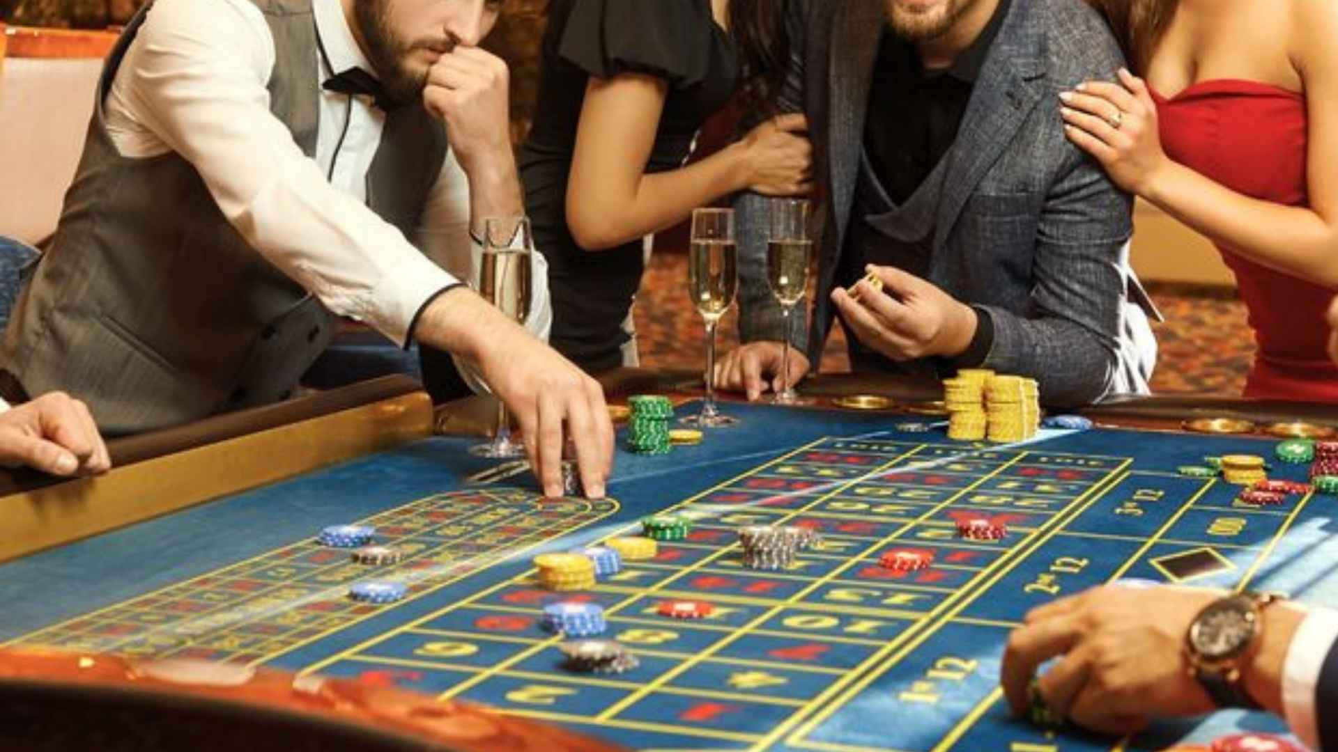 Multiplayer Games with Shared Multiplayer Experiences